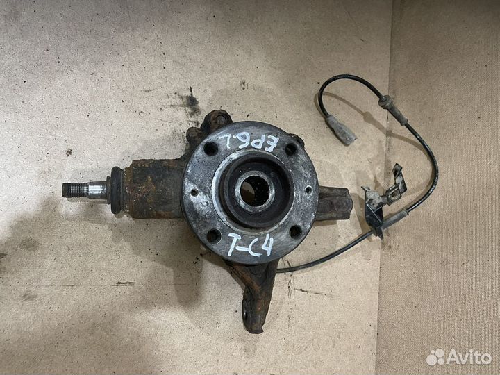 Поворотный кулак передний левый citroen c4