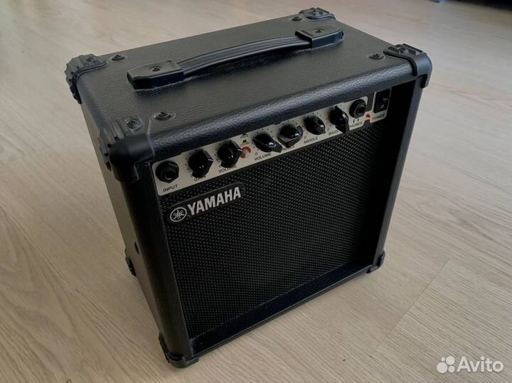 Комбоусилитель Yamaha GA-15 как новый