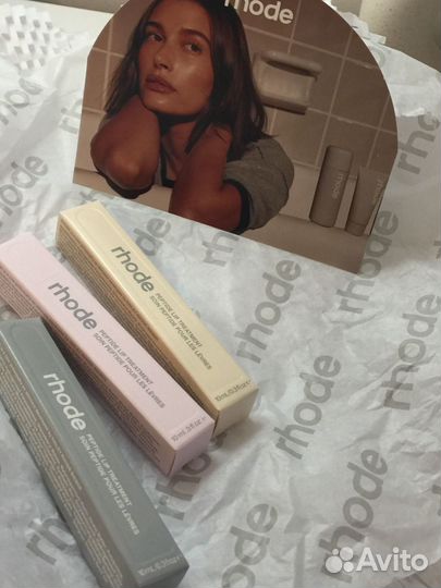 Блеск для губ rhode