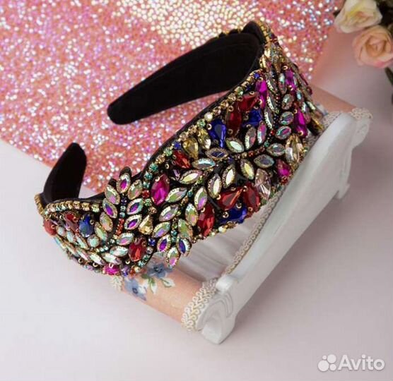 Ободок для волос со стразами