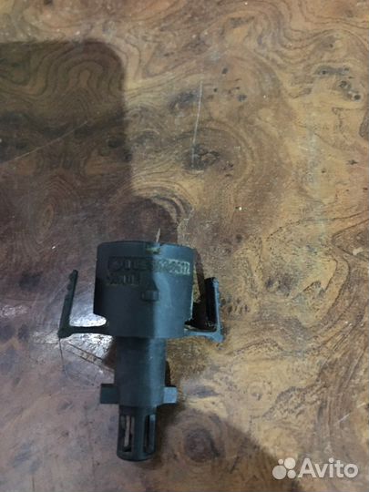 Датчик температуры воздуха Mercedes W140