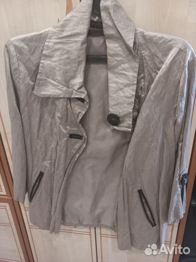 Ветровка женская