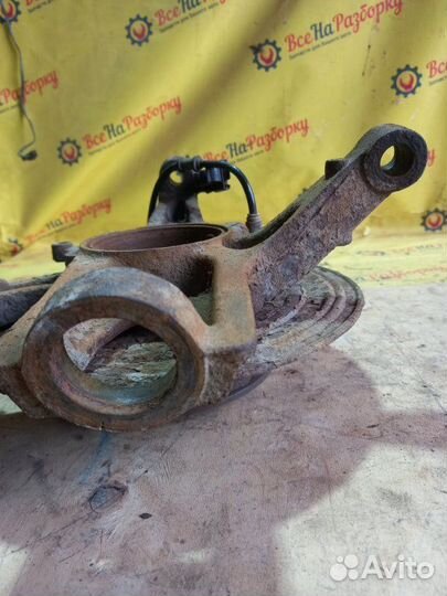 Кулак задний правый Mercedes Ml 320 W 163 1.9 1998