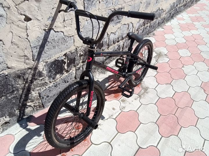 Трюковой велосипед BMX