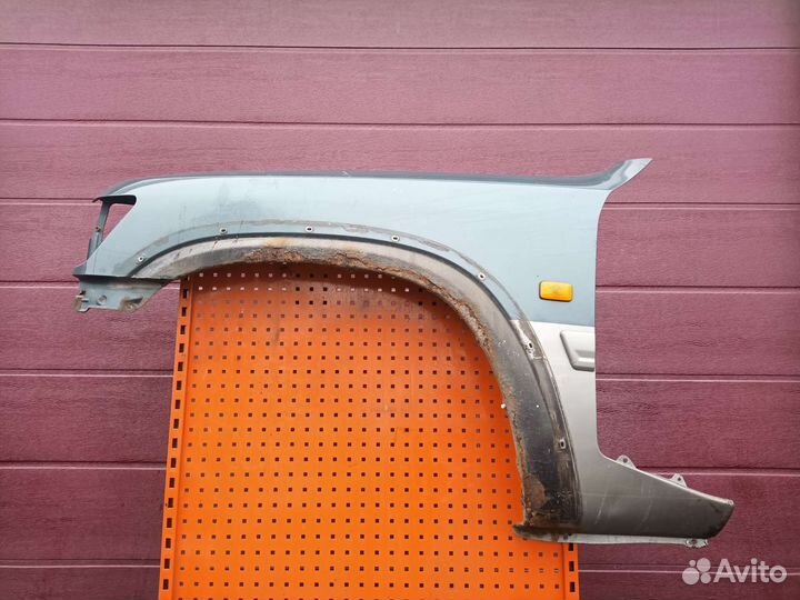 Крыло левое Nissan patrol y 61