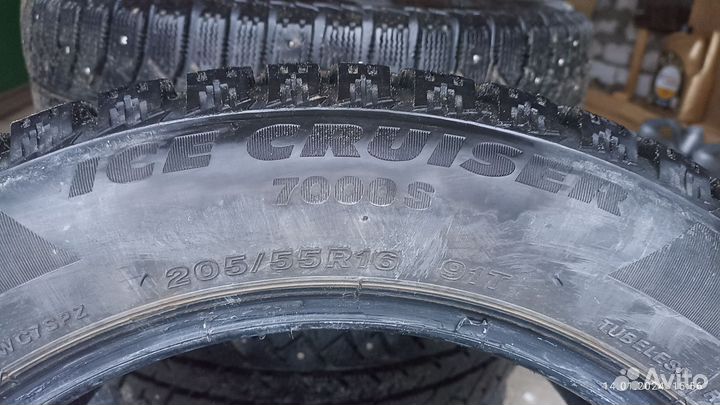 Bridgestone Ice Cruiser 7000S 205/55 R16 91T