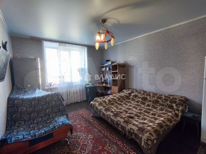 Комната 35 м² в 3-к., 1/3 эт.