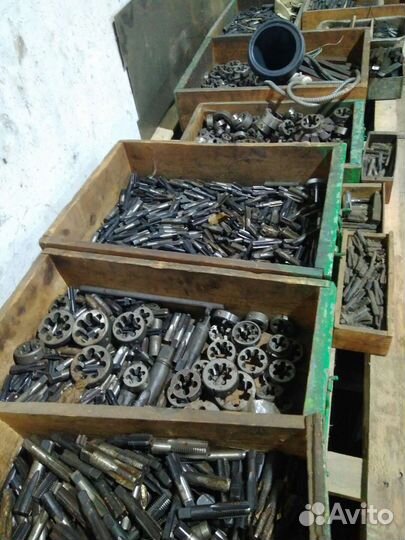 Метчики и плашки СССР