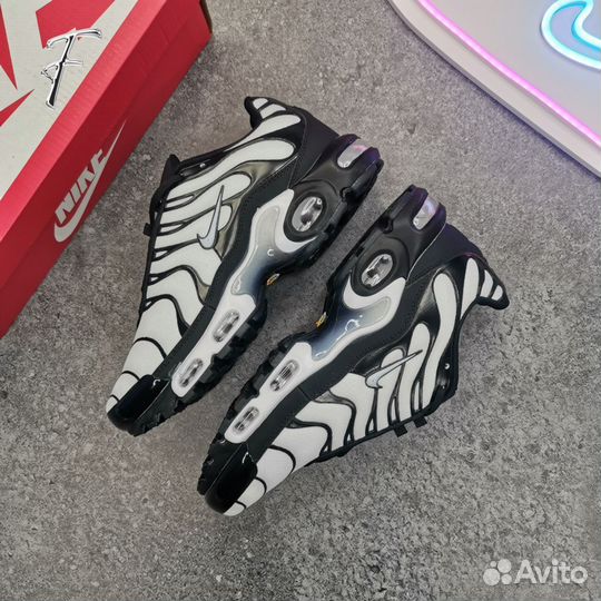 Кроссовки Nike Air Max Plus Tn Black White