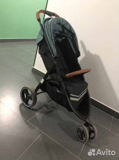 Коляска прогулочная