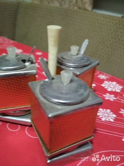 Кувшин-статуэтки