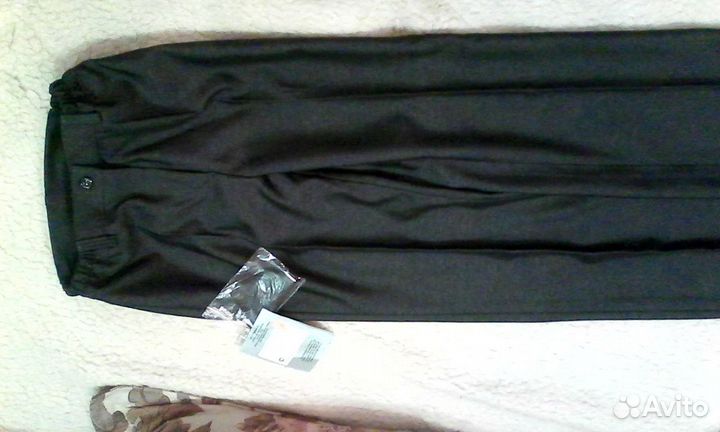 Продам новые школьные брюки на девочку