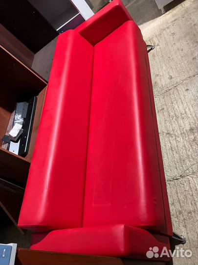 Кожаный диван раскладной бу