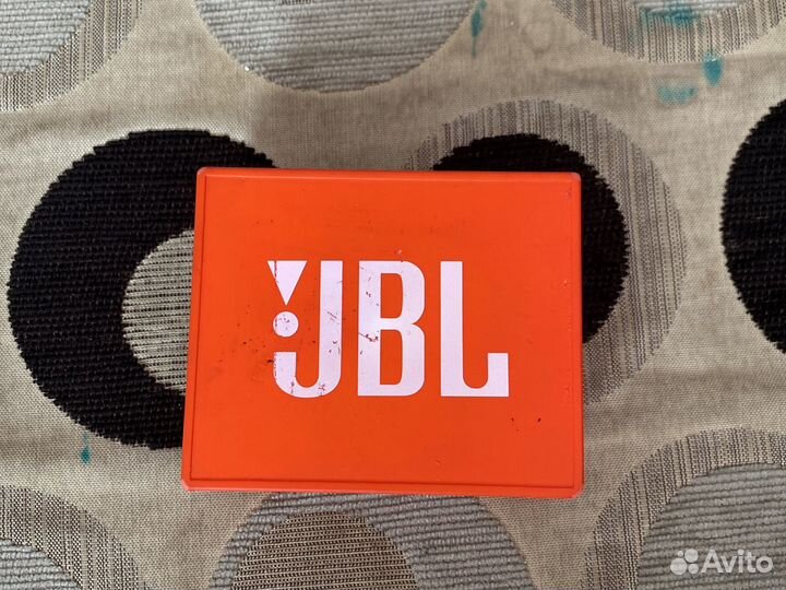 Колонка jbl go