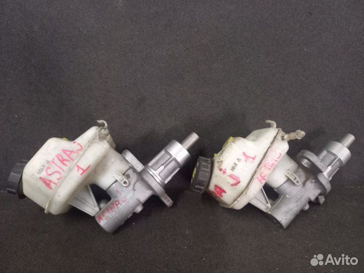 Главный тормозной цилиндр Opel Astra J