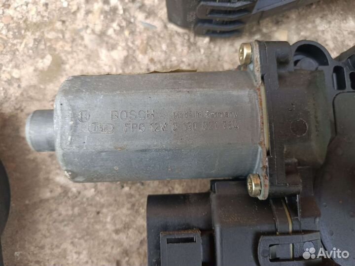 Моторчик стеклоподъемника Audi A6 C5