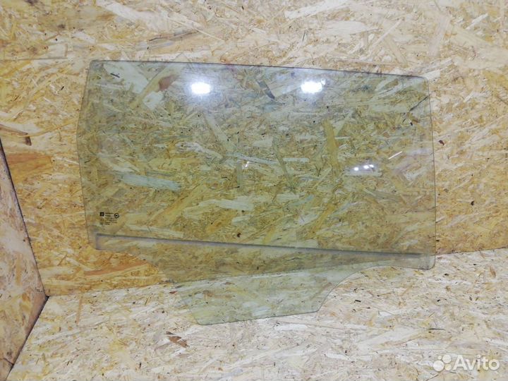 Стекло двери задней правой Chevrolet Orlando 2012