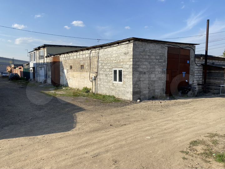 Гараж, > 30 м²