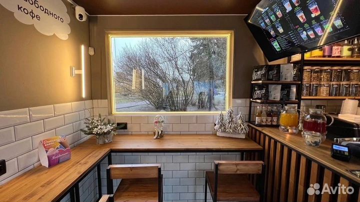 Бариста в кофейню