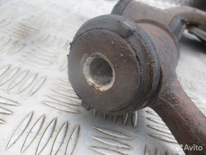 Рычаг нижний передней подвески Mercedes W123