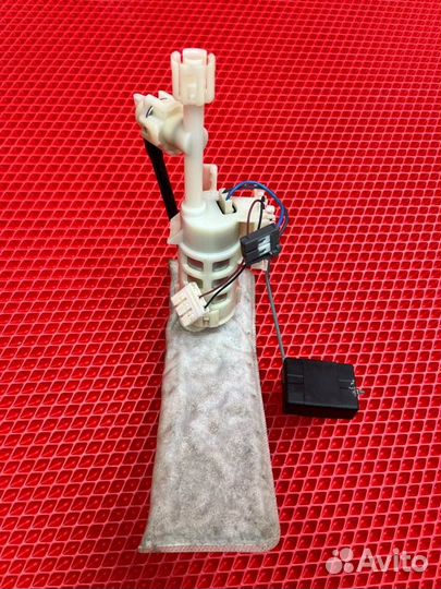 Топливный насос Toyota Spade NSP141 2016