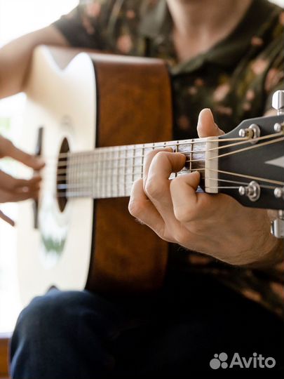 Уроки игры на гитаре (в том числе онлайн)