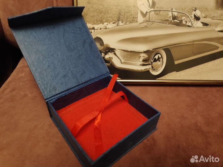 Хрустальная пепельница в подарочной коробке