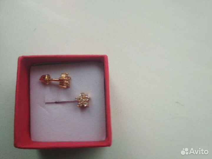 Золотые серьги