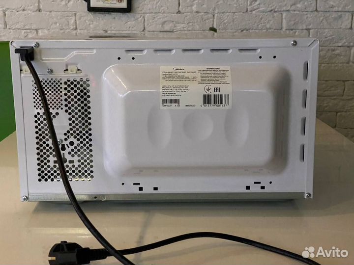 Свч микроволновая печь Midea MM720CPI