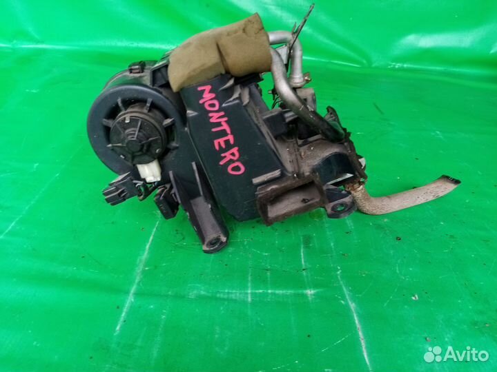 Mitsubishi montero sport печка задняя