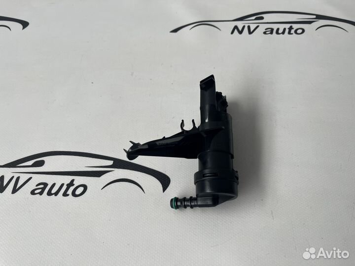 Nissan tiida форсунка омывателя фары левая 07-14