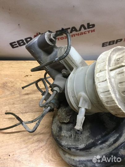 Главный тормозной цилиндр Mitsubishi Carisma