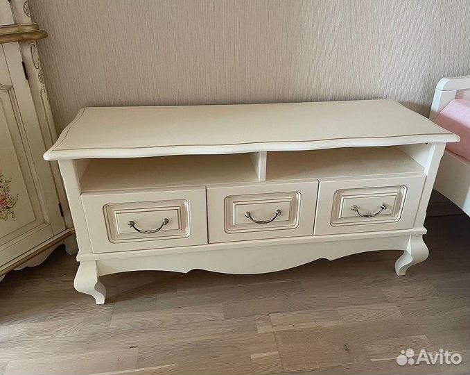 Тумба под телевизор 