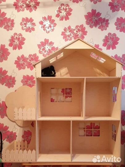 Домик кукольный