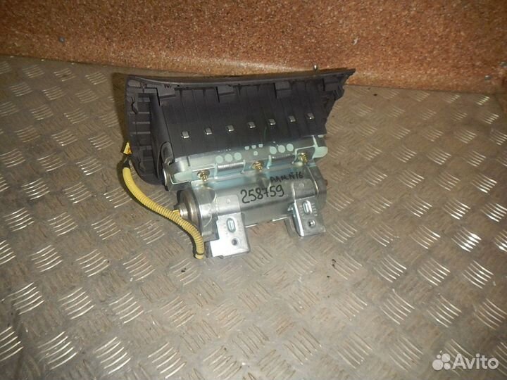 Подушка безопасности пассажирская (в торпедо), Nis