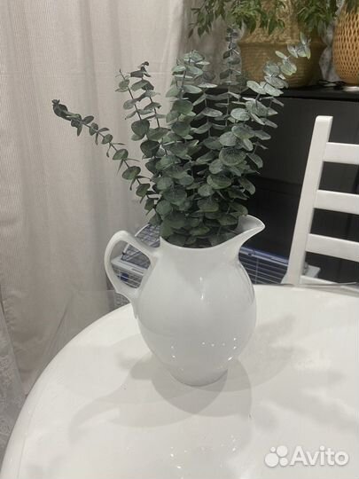 Кувшин фарфоровый