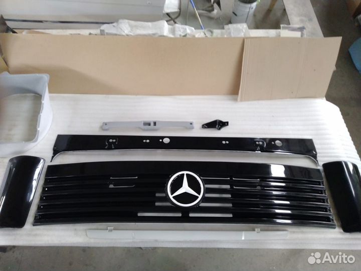 Эмблема решетки радиатора Мерседес 814