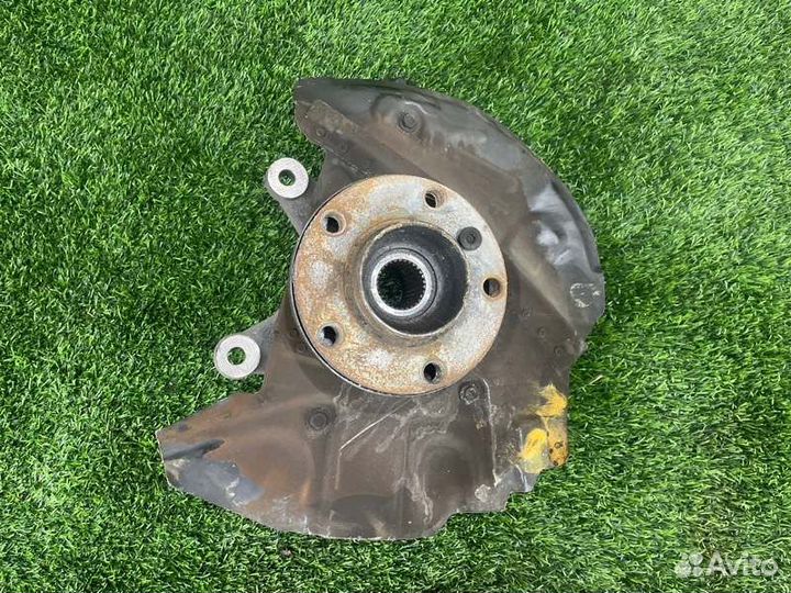 Кулак поворотный передний правый Bmw X5 E53 M54B30