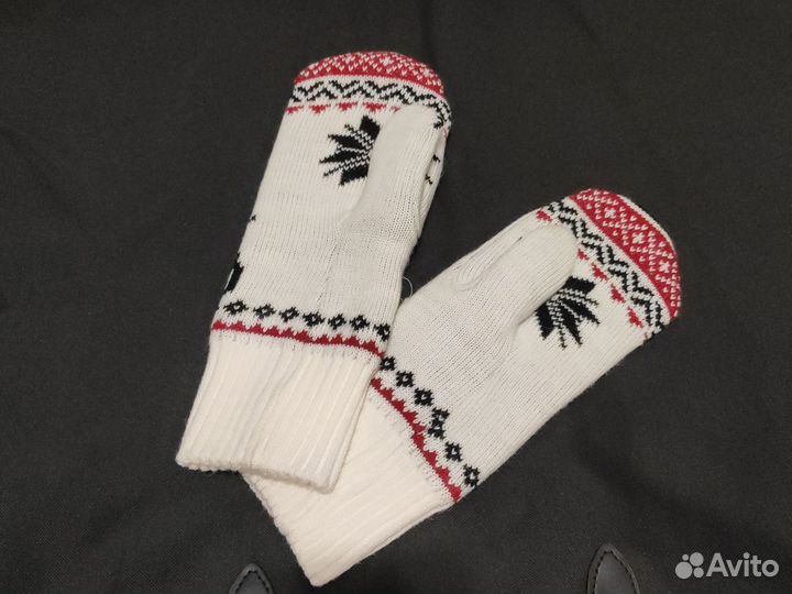 Варежки с Оленем