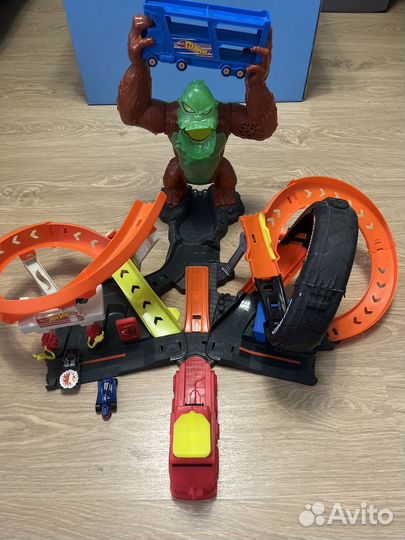 Трек Атака бешеной гориллы хот вилс gtt94