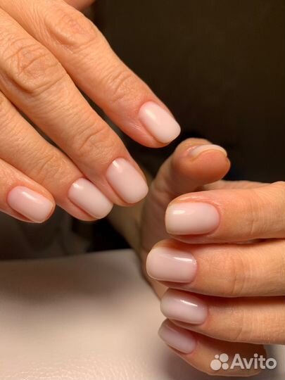 Модель на маникюр