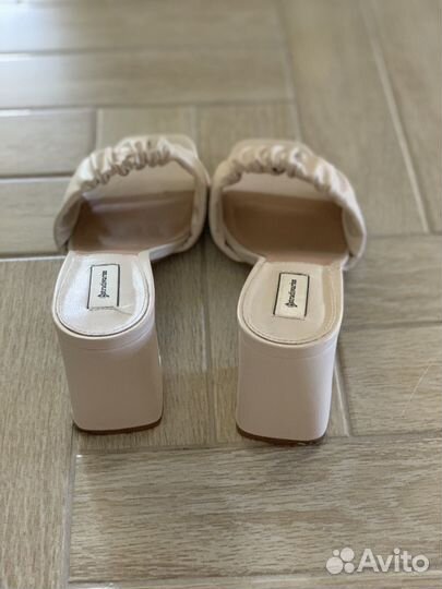 Босоножки stradivarius 38