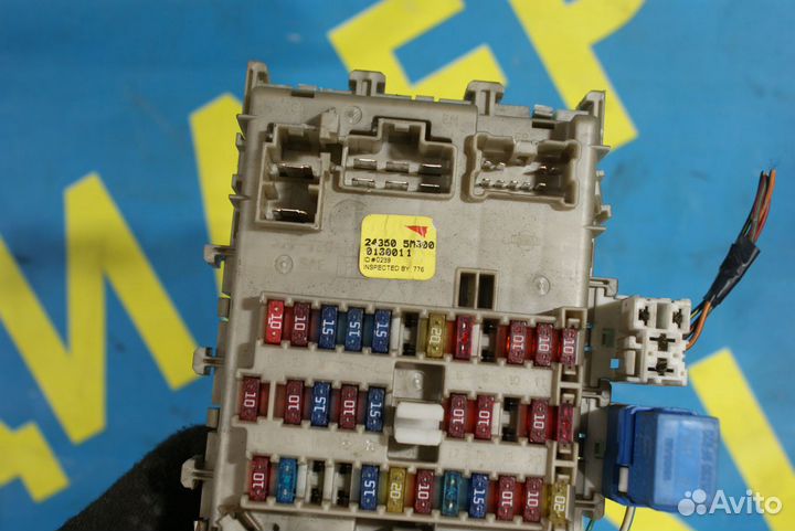 Салонный блок предохранителей Nissan Almera n16