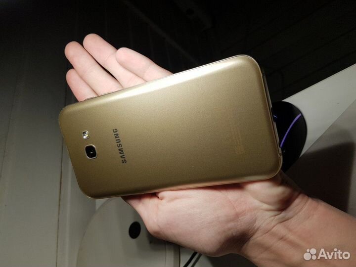 Samsung Galaxy A7 (2017) SM-A720F/DS, 3/32 ГБ