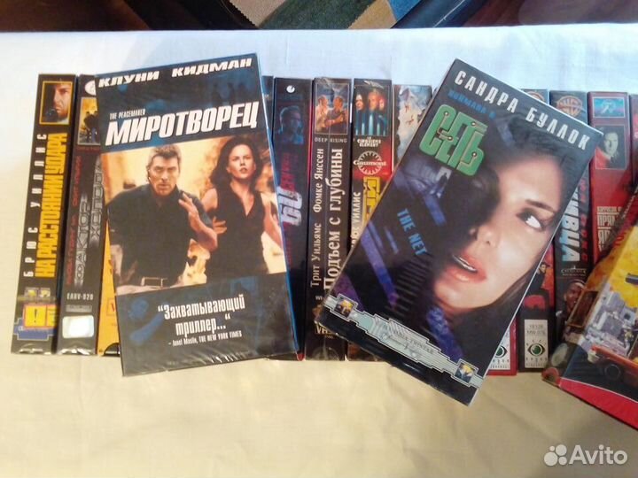 Видеокассеты с фильмами