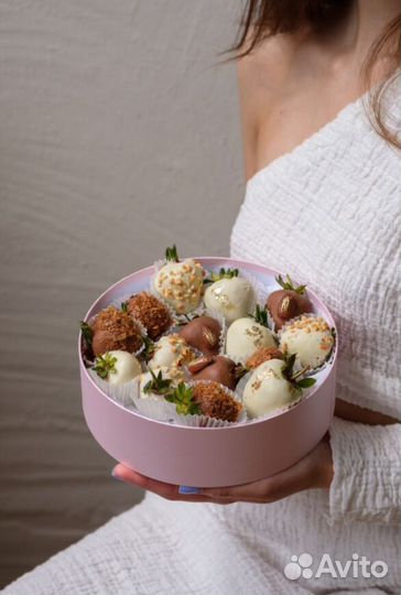 Боксы из клубники в шоколаде