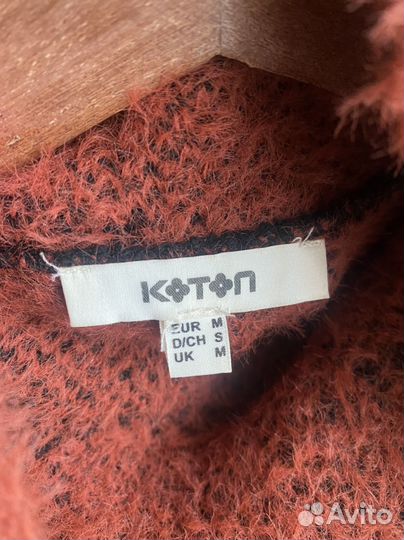 Свитер пушистый