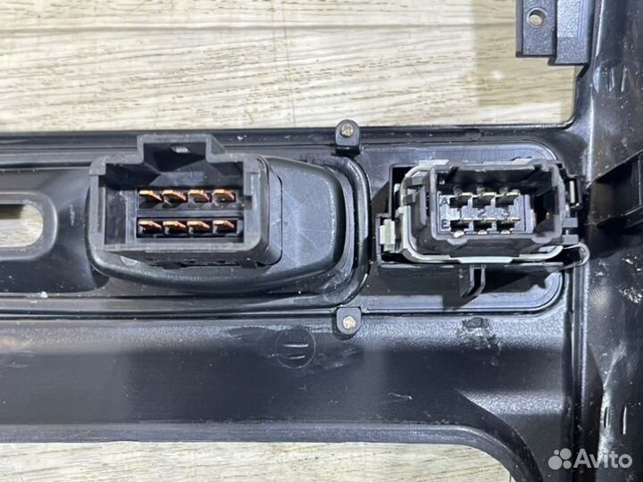 Рамка магнитолы Renault Duster универсал F4RA400