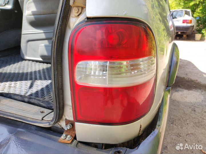 Задний правый фонарь Спортейдж 1