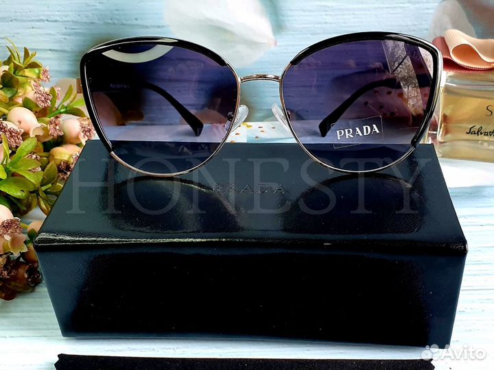 Солнцезащитные очки женские Prada новые с чехлом